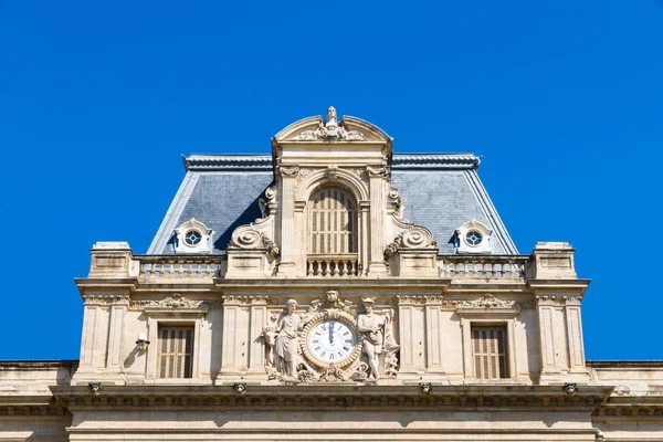 Fasaden av byggnaden kallas Prefecture de L' Herault i Montpel — Stockfoto