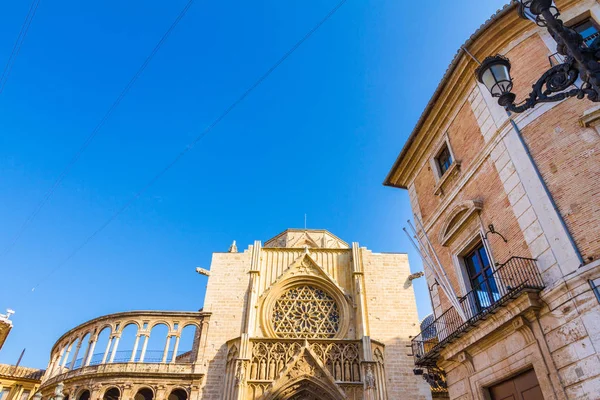 Valência, Espanha. A Catedral de Valência no verão da tarde — Fotografia de Stock
