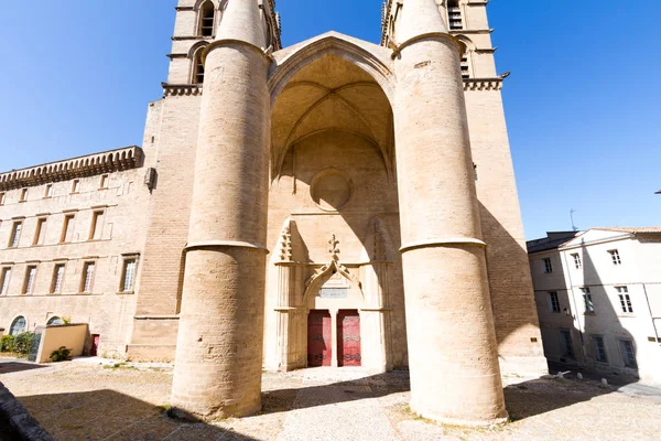 Entrada principal da Catedral de Montpellier, sul da França — Fotografia de Stock