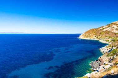 Elba Adası denize yakın Chiessi