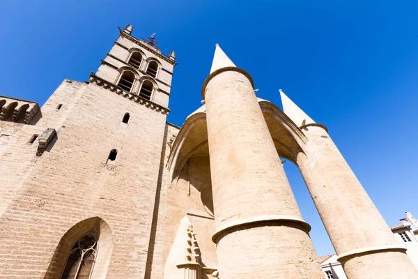 Entrada principal da Catedral de Montpellier, sul da França — Fotografia de Stock