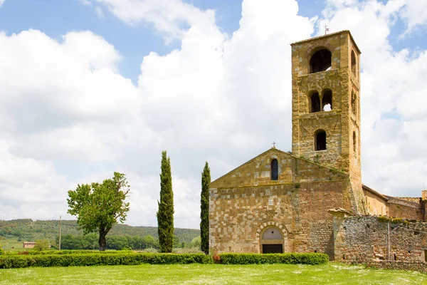 Parish church of St John the Baptist near Siena in Tuscany, Ital — Stock Photo, Image