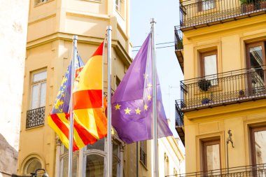Valencia, İspanya. Valensiya hükümetin yakınındaki bayrakları