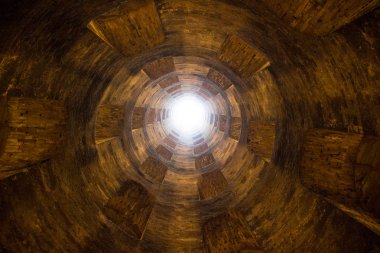 St. Patrick 's Well (16. yüzyıl) Orvieto, Umbria, Centra