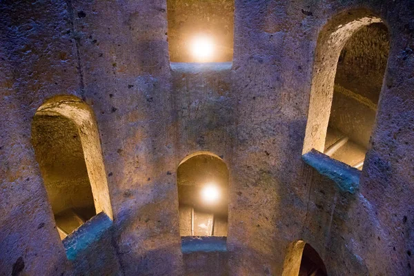 The St. Patrick's Well (16th century) in Orvieto, Umbria, centra — Stock Photo, Image