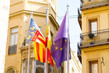 Valencia, İspanya. Valensiya hükümetin yakınındaki bayrakları