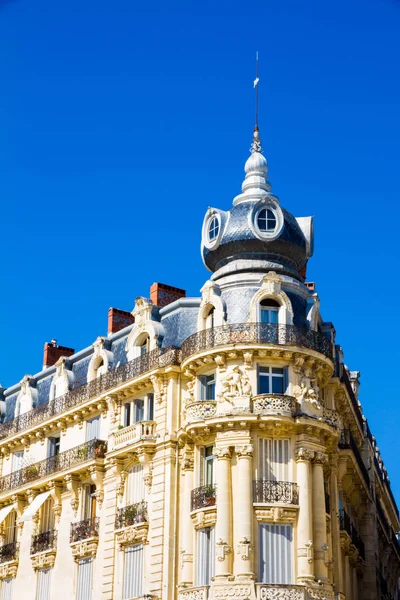 Montpellier, Francie. Historické budovy v Place de la Comedie — Stock fotografie