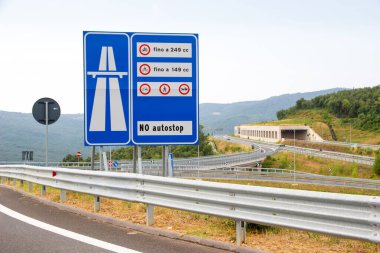 Grosseto üzerine Iesa kavşağı - Siena otobanı, İtalya