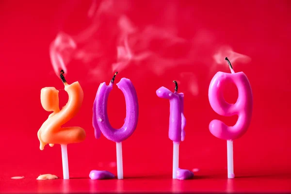 Verjaardag Nummer Verjaardag Kaars Jaar 2019 Rode Achtergrond — Stockfoto