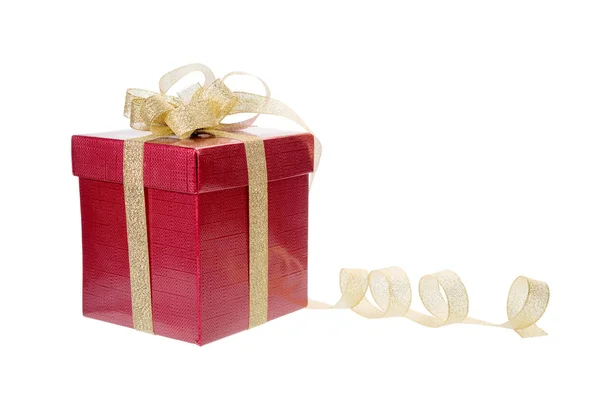 Caja de regalo roja aislada sobre fondo blanco Imagen de archivo