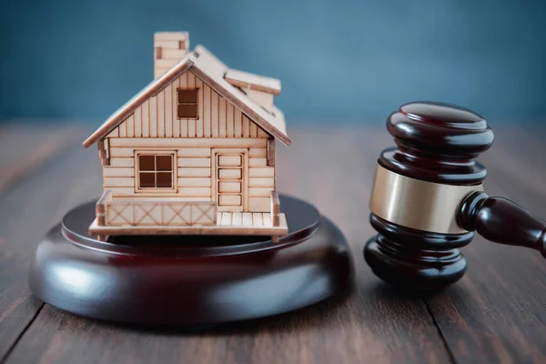 Gavel Justice Hammer Wood House — Stock Photo, Image