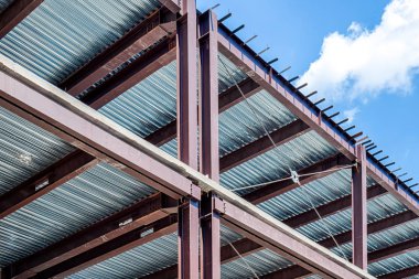 Çelik çerçeve yapı inşaat alanı