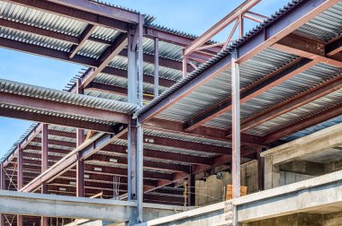 Çelik çerçeve yapı inşaat alanı