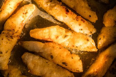  Tavada kavrulmuş balık fileto