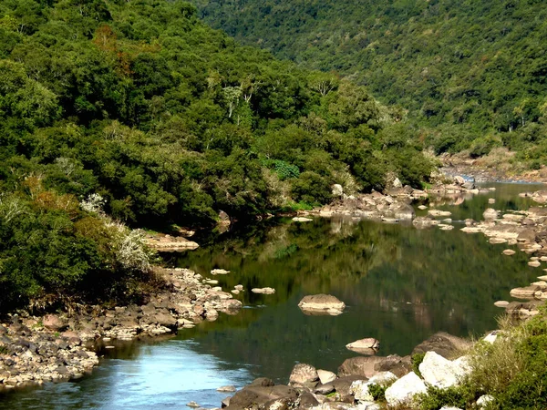 Ποτάμι Που Διέρχεται Από Δάσος Της Nova Roma Sul Rio — Φωτογραφία Αρχείου