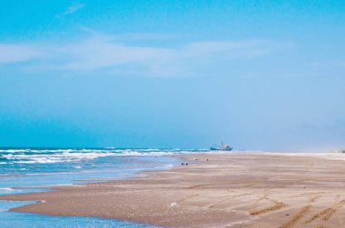 Sahildeki son gemi enkazının görüntüsü 