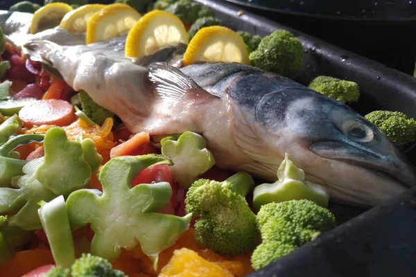 A quick and delicious recipe for fish with vegetables