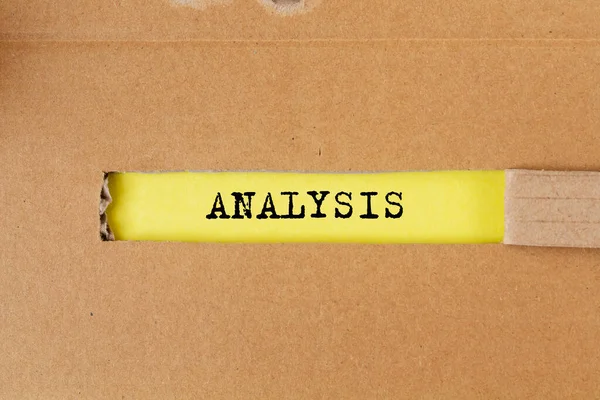 Kertas Kerajinan Robek Dengan Analisis Kata Pada Tabel Kuning Inskripsi — Stok Foto