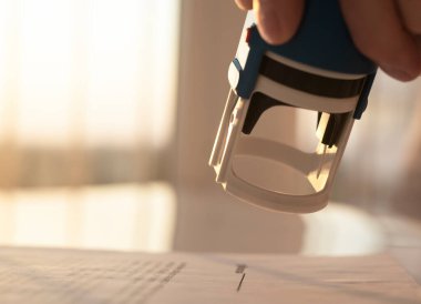 Belge damgalanacak. Erkek eliyle sözleşme imzalanacak..