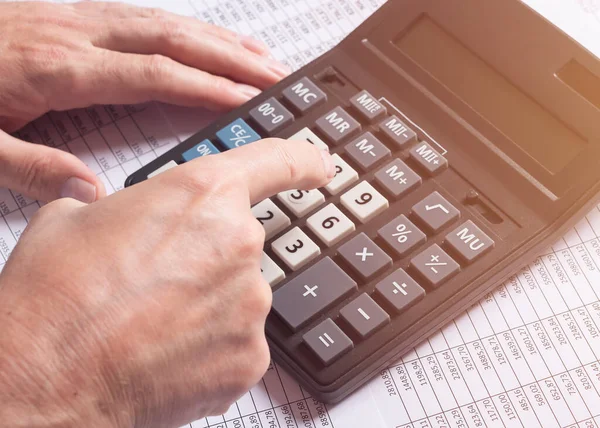 Financial Analysis Concept Male Hands Using Calculator Accounting Documents Closeup — Stock Photo, Image