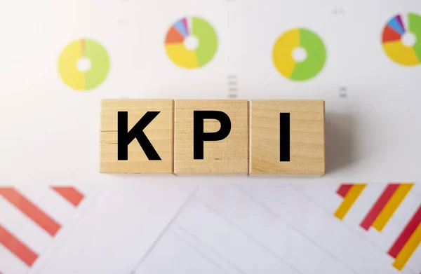 Kpi Key Performance Indicator Concept Сокращение Деревянных Кубических Блоках — стоковое фото