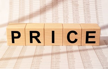 Fiyat Sözcüğü Mali belgeler üzerine Tahta Küp ile Yazıldı.