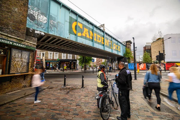 Λονδινο Σεπτεμβριου 2019 Μεγάλη Έκθεση Της Ζωγραφισμένης Γέφυρας Camden Lock — Φωτογραφία Αρχείου