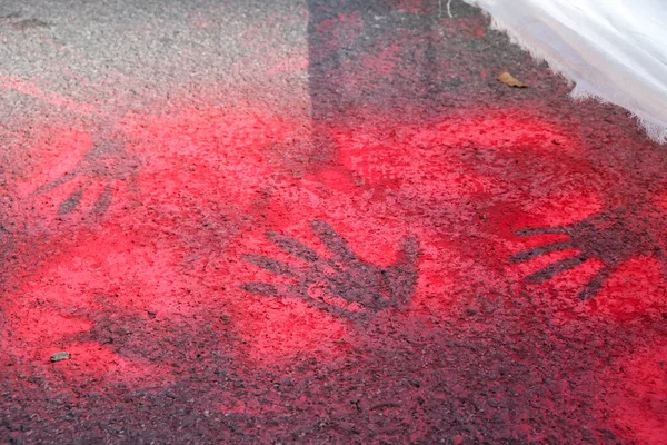 London Oktober 2019 Handtekeningen Met Rode Verf Een Asfalt Vloer — Stockfoto