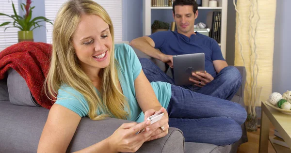 Girlfriend Sharing Cute Photos Boyfriend — Stock Photo, Image