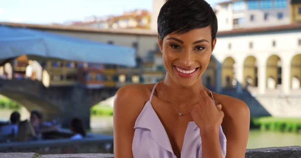 Jolie Femme Noire Touriste Vacances Heureux Excité Florence Italie — Photo