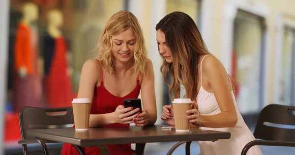 Beautiful Young Women Looking Smartphone While Gossiping Shops Italy — Stock Photo, Image