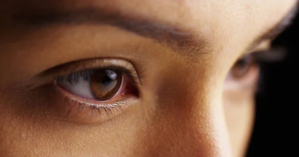 Mexican Woman Looking Away — Stock Photo, Image