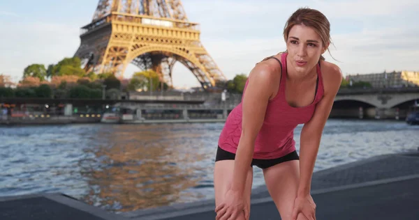 Brune Sportive Caucasienne Épuisée Après Jogging Fatigant Paris France — Photo