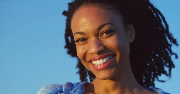 Black Woman Smiling Laughing — Stock Photo, Image