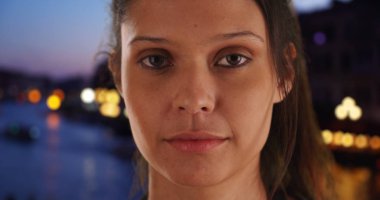 Venedik bin yıllık kadın portresi kadar gece fotoğraf makinesi vasıl kapatmak