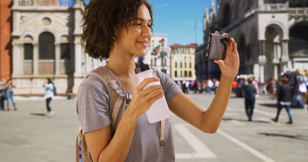 Pretty African Female Vacation Takes Selfie Marks Square — Stock Photo, Image