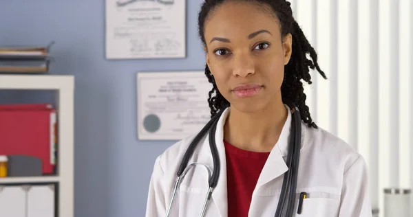 Primer Plano Del Médico Afroamericano Hospital — Foto de Stock