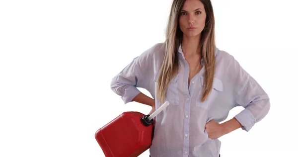 Millennial Menina Segurando Lata Gás Vermelho Com Mãos Sobre Quadris — Fotografia de Stock