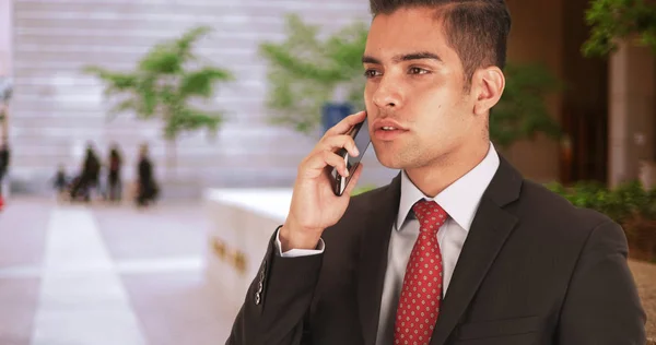 Young Hispanic Business Professional Talking Smartphone Office Building — Stock Photo, Image