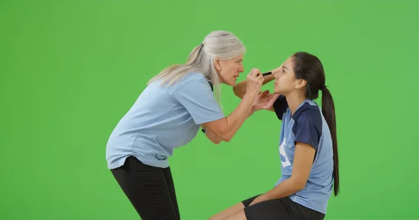 Giocatore Calcio Ferito Controllato Una Commozione Cerebrale Sullo Schermo Verde — Foto Stock