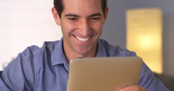 Happy Man Using Tablet Desk — Stock Photo, Image