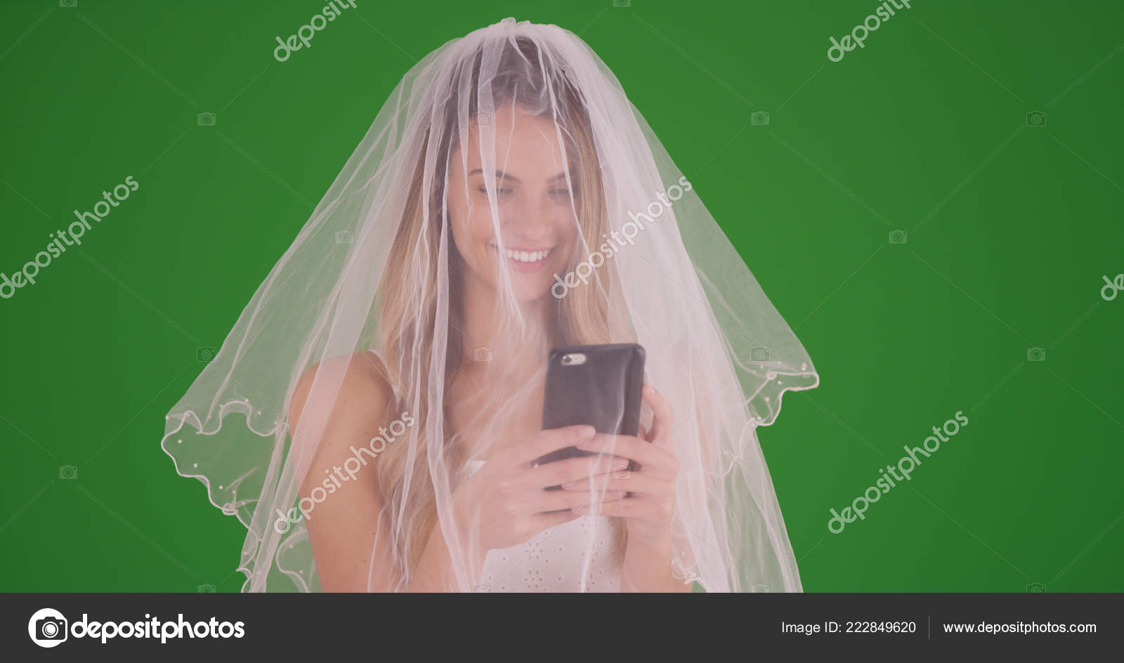 Bride Wedding Dress Veil Taking Selfie Smartphone Green Screen — Stock  Photo © Mark Adams #222849620, image size:1600x944