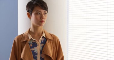 Çinli kadın Vintage giyim ayakta