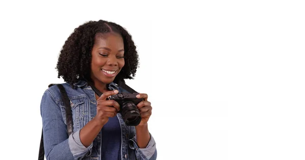 Linda Mujer Afroamericana Mirando Alrededor Con Entusiasmo Tomando Fotos Estudio — Foto de Stock