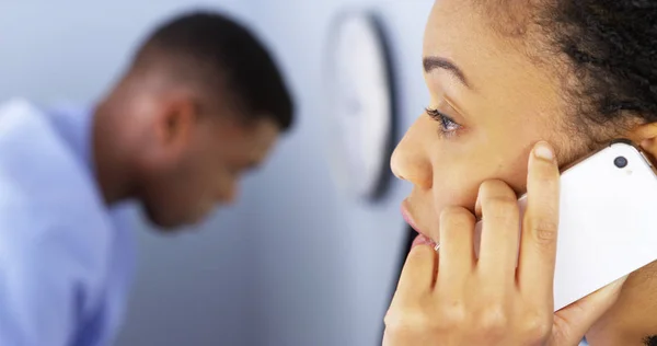 Two African American Medical Proffesionals Using Phone — Stock Photo, Image