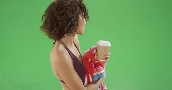 화면에 커피와 타월로 아프리카계 미국인 — 스톡 사진