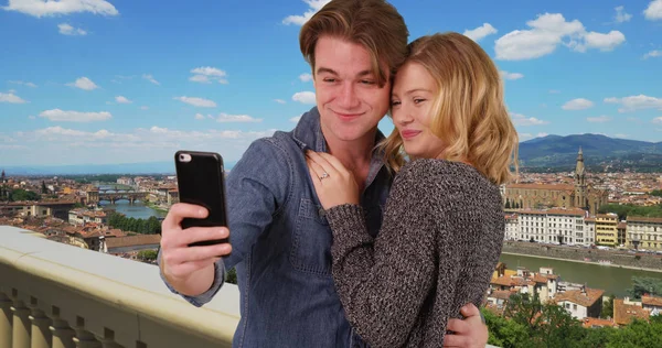 Newly Engaged Couple Taking Selfie Florence Smiling Laughing — Stock Photo, Image