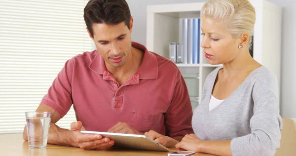 Businesspeople Working Tablet Office — Stock Photo, Image