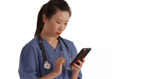 Serious Millennial Doctor Break Reading Texts Smartphone Copyspace — Stock Photo, Image