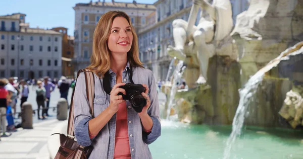 Woman Travel Photographer Taking Picture Piazza Navona — Stock Photo, Image